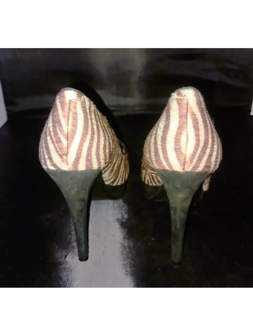G by Guess women Zebra platform pump heels sz 9.5 brown fur
